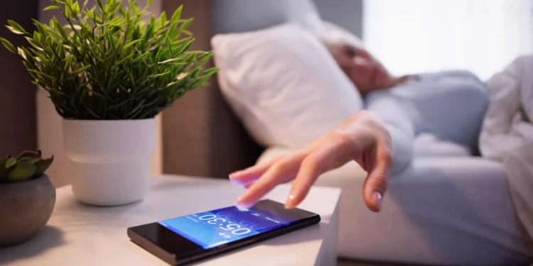 O que significa quando você está sempre adiando o alarme, segundo a psicologia