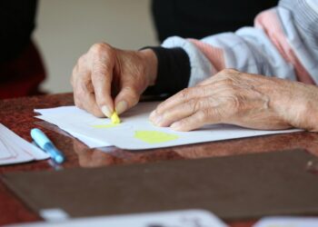 Cientistas revelam: substância que é odiada por muitos no Brasil, pode frear o avanço do Alzheimer em idosos