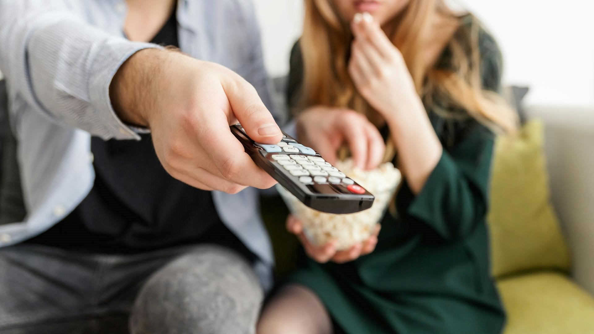 Poucos conhecem essa função da TV que deixa a imagem dos filmes como se fosse cinema