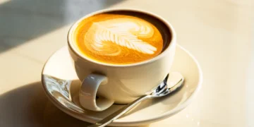 Café traz benefícios inesperados para quem enfrenta esse problema de saúde