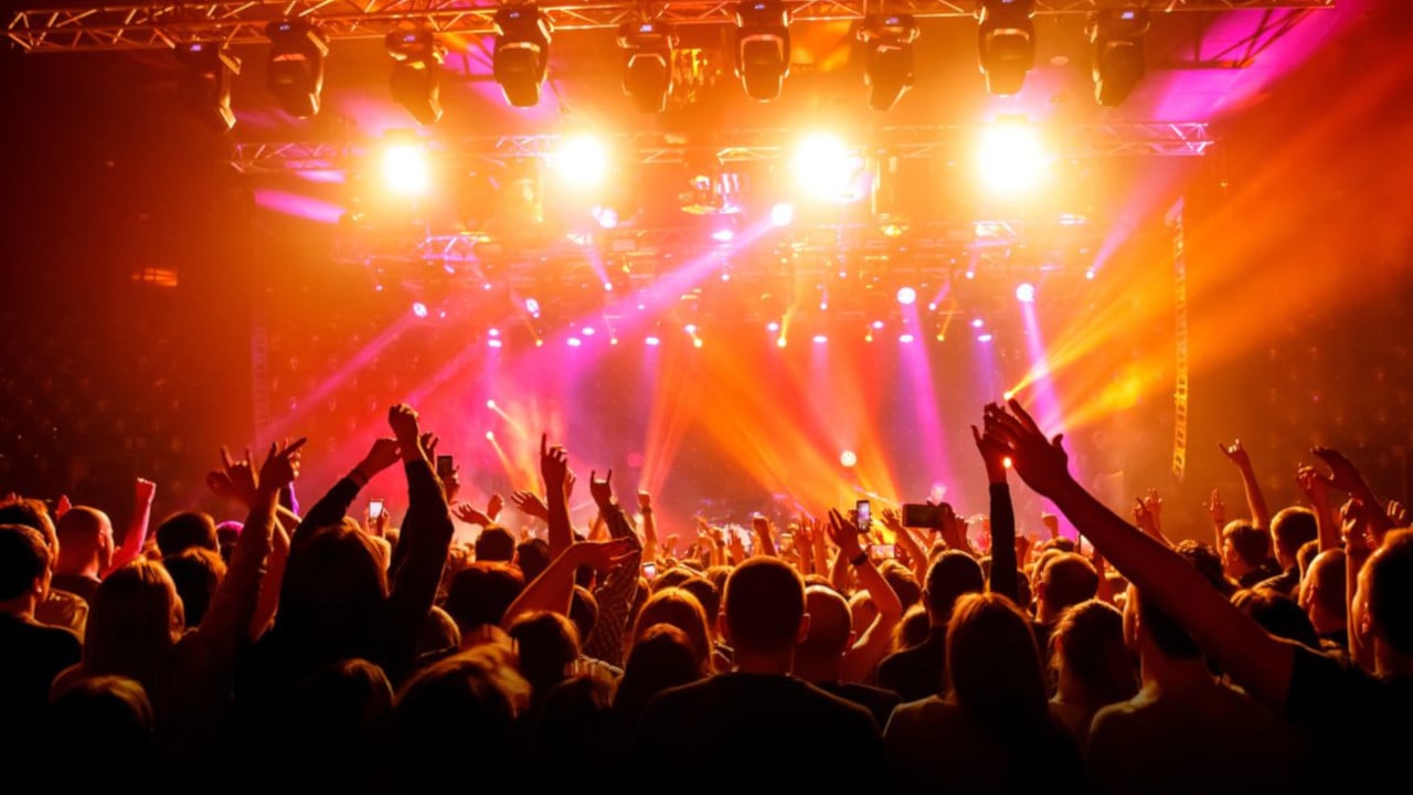 Depois de Lady Gaga no Rio, outro fenômeno da música confirma a data de show gratuito no Brasil