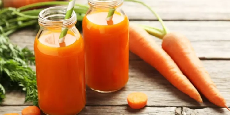 Para tomar de manhã: bebida simples e barata pode deixar seus olhos mais saudáveis e o cabelo mais bonito