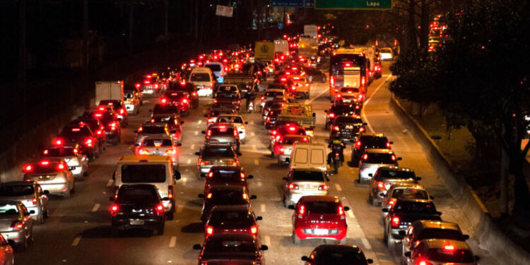 Novo aplicativo de transporte vai operar em SP, com motoristas contratados e carros de luxo