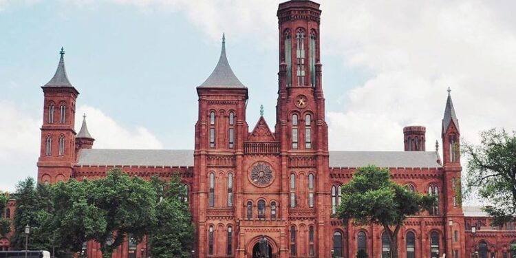 Enquanto todos falam do Louvre — maior museu do mundo tem mais de 130 milhões de objetos e fica na América