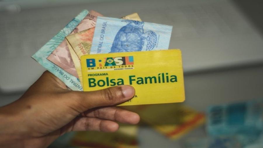 Alerta para beneficiários: Bolsa Família pode despencar para R$ 300 com essa mudança