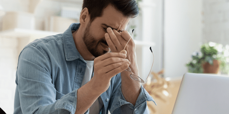 Tenho mais de 40 anos e tenho dificuldade para enxergar: é normal ou devo consultar um médico?