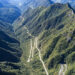 A estrada mais desafiadora do Brasil tem 283 curvas e passa por penhascos e montanhas