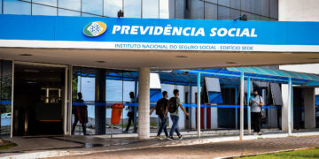 INSS altera regra para 2026: confira a idade que você vai precisar ter para pedir aposentadoria