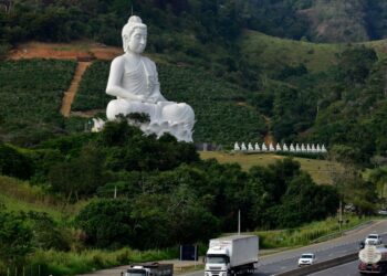 Cidadezinha do Brasil tem a segunda maior estátua do mundo e recebe mais de 20 mil visitantes por ano