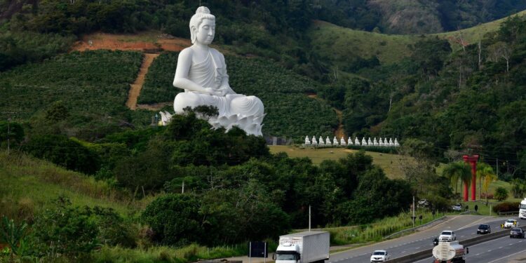 Cidadezinha do Brasil tem a segunda maior estátua do mundo e recebe mais de 20 mil visitantes por ano