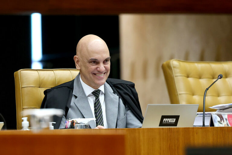 Moraes erra até quando acerta