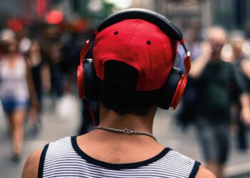 Música mais tocada no Brasil em 2025 já tem mais de 260 milhões de views e é perfeita para ouvir no churrasco