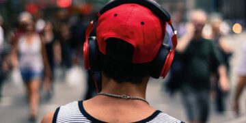 Música mais tocada no Brasil em 2025 já tem mais de 260 milhões de views e é perfeita para ouvir no churrasco
