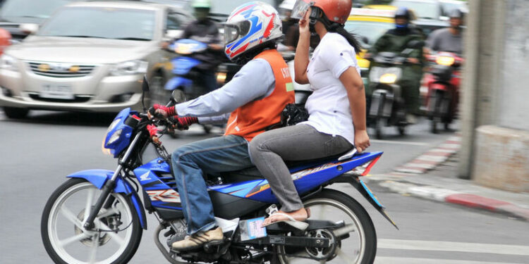 Projeto já foi aprovado e obriga motoristas de aplicativo a cumprirem 5 novas exigências