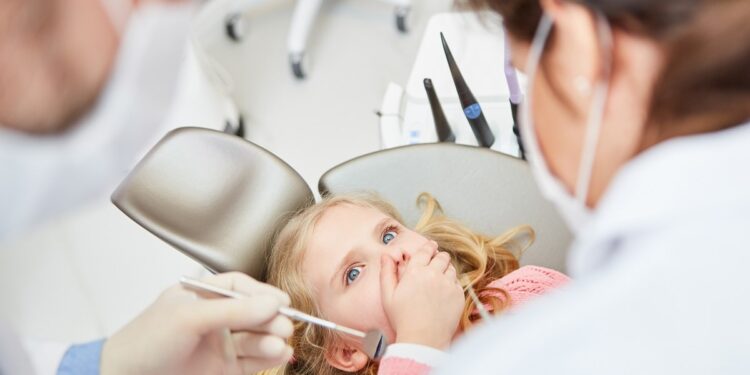 Ter medo de ir ao dentista parece bobo, mas especialistas enxergam algo muito maior