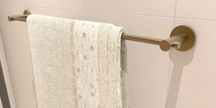 Adeus às toalhas úmidas no banheiro: as atitudes simples que evitam fungos e muitos não fazem