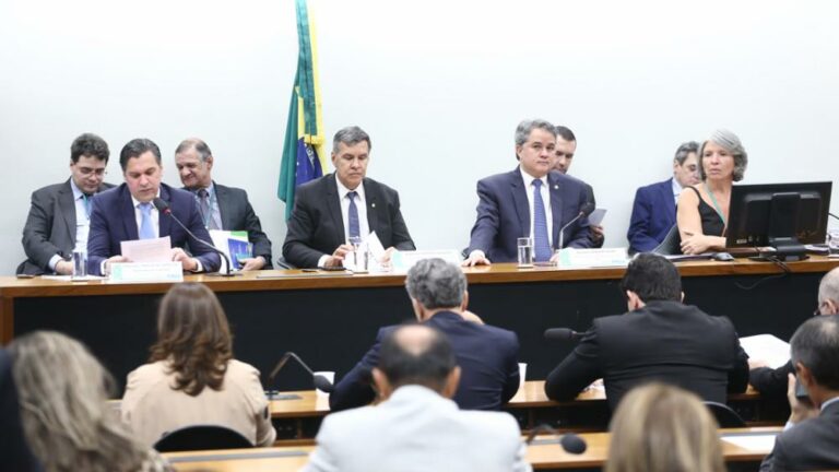 Congresso entra na última semana de sessões com expectativa de votar Orçamento
