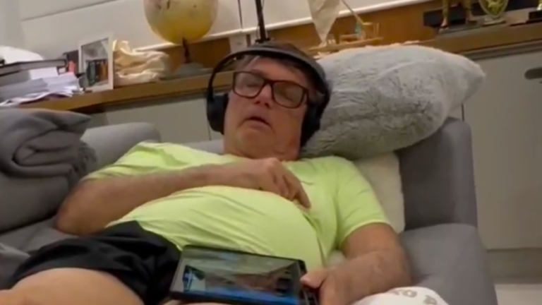 Exames apontam duas hérnias em Bolsonaro, diz advogado