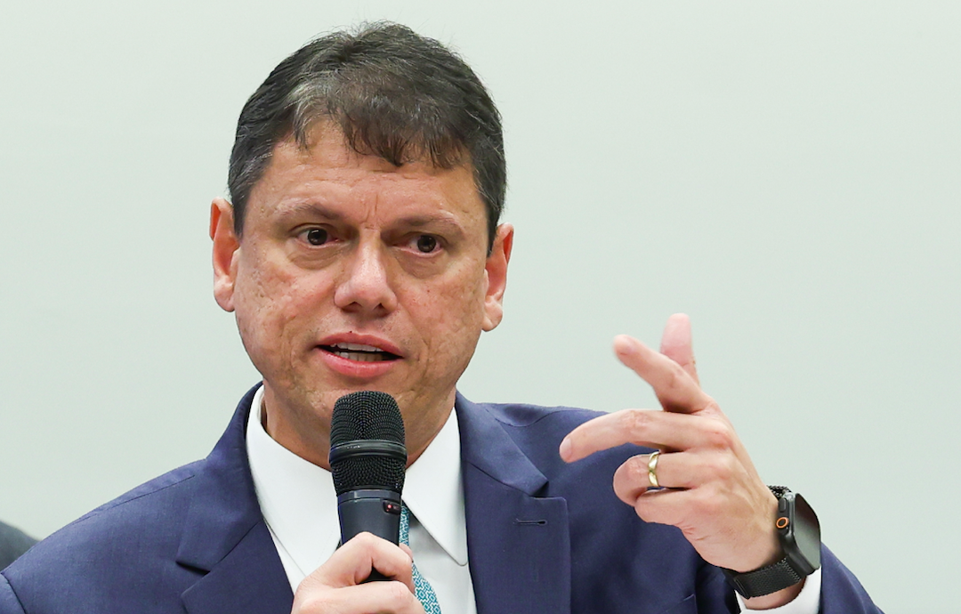 Os estados onde Tarcísio aparece bem melhor que Flávio