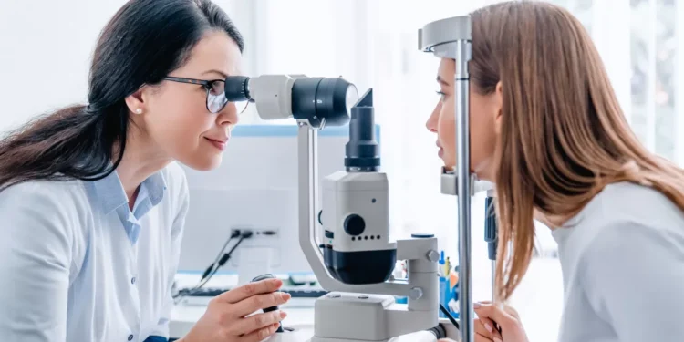 Oftalmologista alerta: quem come esse tipo de alimento em excesso corre risco de ficar cego no futuro