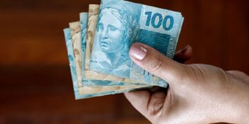 Todo brasileiro deveria saber desse "truque" para aumentar o valor do décimo terceiro na conta