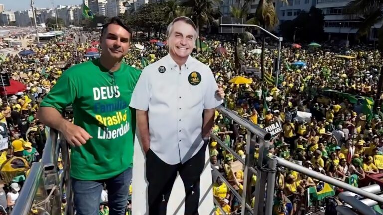 A chantagem indecente de Flávio Bolsonaro