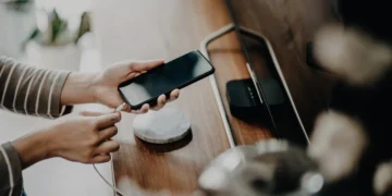 Como é preciso carregar o celular para não danificar a bateria