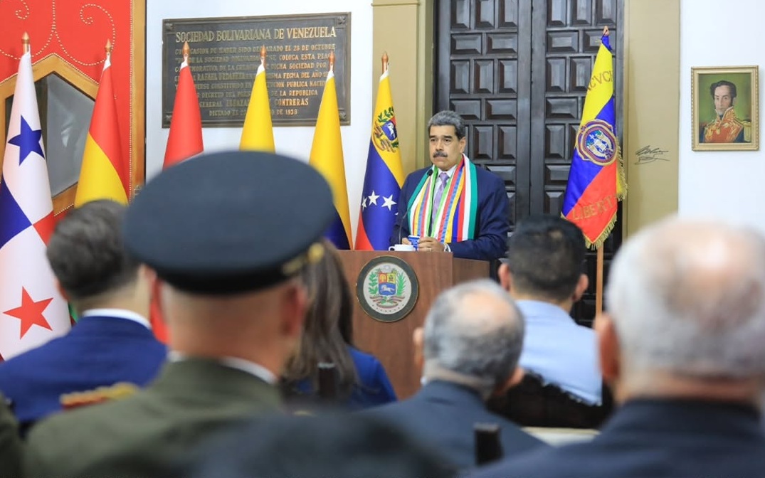 Maduro convoca militares da Colômbia contra EUA