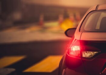 Lei da seta: regras já estão valendo e quem infringir receberá multa de R$ 195