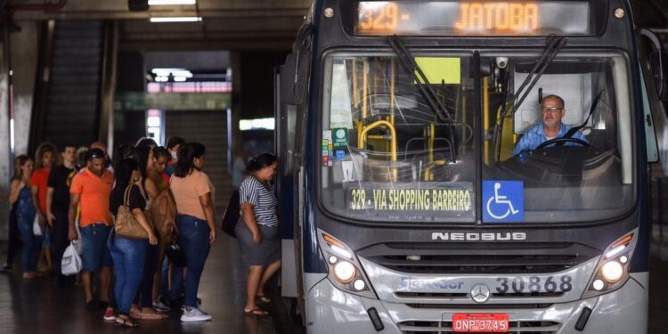 A partir de 14/12, tarifa zero entra em vigor e passagem do ônibus vai ficar de graça