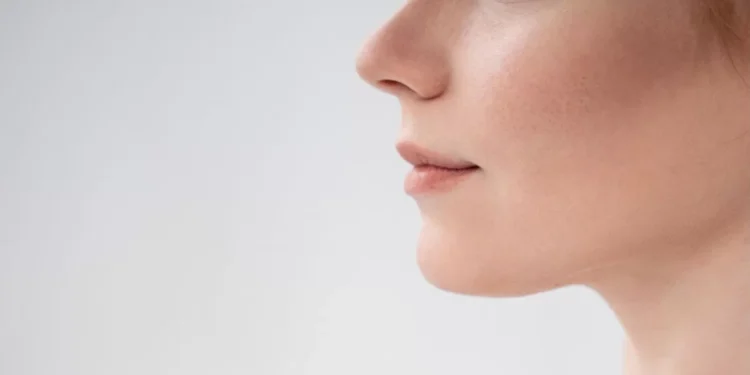 O que significa enfiar os dedos no nariz, segundo a psicologia