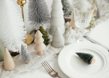 Nem vermelho nem verde: a cor tendência para a toalha de Natal em 2025