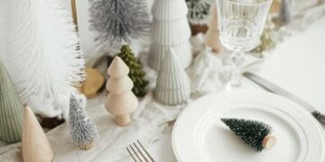 Nem vermelho nem verde: a cor tendência para a toalha de Natal em 2025