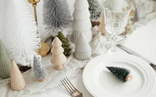 Nem vermelho nem verde: a cor tendência para a toalha de Natal em 2025