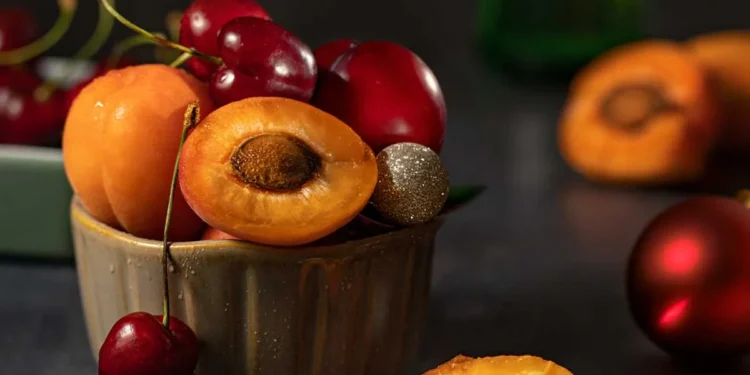 Fruta comum no Natal dos brasileiros é reduz o colesterol ruim e é capaz de "limpar" as artérias