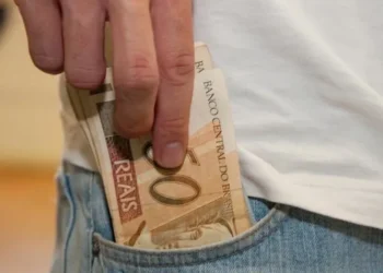 Natal antecipado? Pagamento de R$ 200 vai "pingar" na conta de milhares de brasileiros no dia 22/12