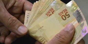 Brasileiros que sofrem de ansiedade poderão receber R$ 1.621,00 do governo em 2026