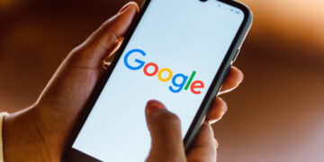Google passa a enviar todas as suas mensagens para o seu chefe: entenda o motivo