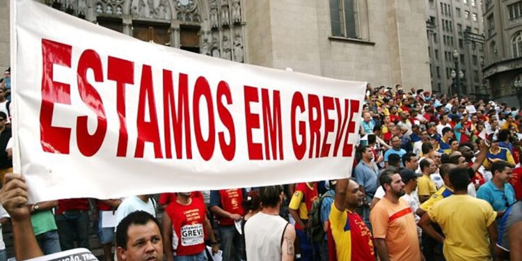 Brasileiros são avisados: greve no dia 15 de dezembro pode mexer com todo o país