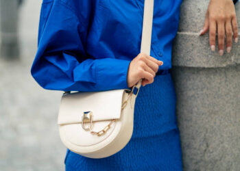 Diga adeus às mochilas: a tendência que volta com tudo em 2026 e já é sensação