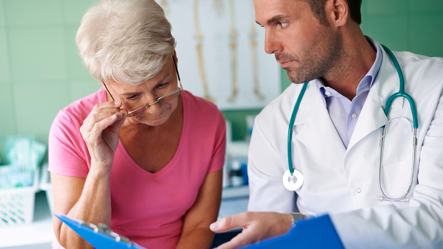 Muitos adultos ignoram esse problema de saúde “bobo”, mas ele pode aumentar risco de AVC em até 86%