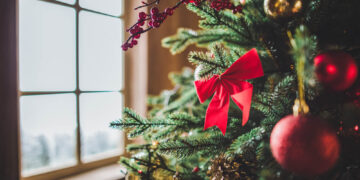 Dê adeus à árvore de Natal tradicional: nova tendência é mais moderna e se monta em 1 minuto