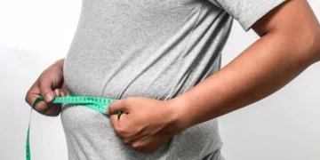 As 4 melhores atividades para quem quer eliminar o inchaço da barriga ao acordar