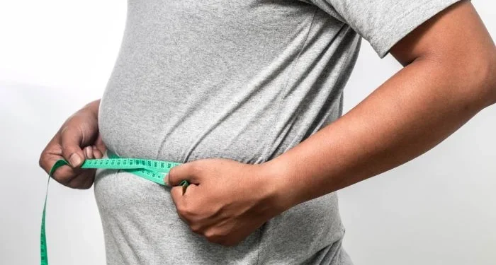 As 4 melhores atividades para quem quer eliminar o inchaço da barriga ao acordar