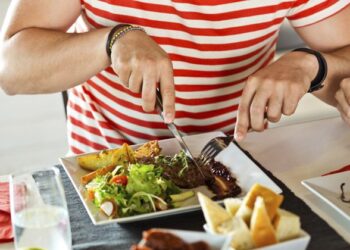 O que significa que uma pessoa coma sempre rápido, segundo a psicologia