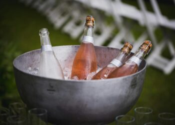 Especialistas revelam como escolher o melhor espumante para o ano novo, de acordo com o seu gosto