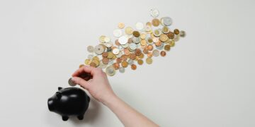 O trio de signos que vai precisar tomar muito cuidado com o dinheiro em 2026