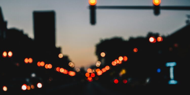 Nessa cidade, os motoristas tem medo de dirigir por causa de uma assombração que toma conta das ruas