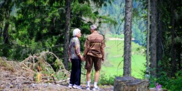 Especialistas revelam: 7 hábitos que você precisa abandonar após os 60 para viver muito melhor
