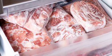 Qual é o tempo máximo que uma carne pode ficar guardada no freezer?